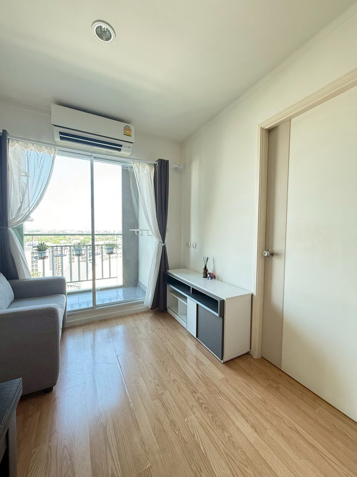 picture Selling a 28 sq.m. studio apartment at Life One Wireless. - 2/13