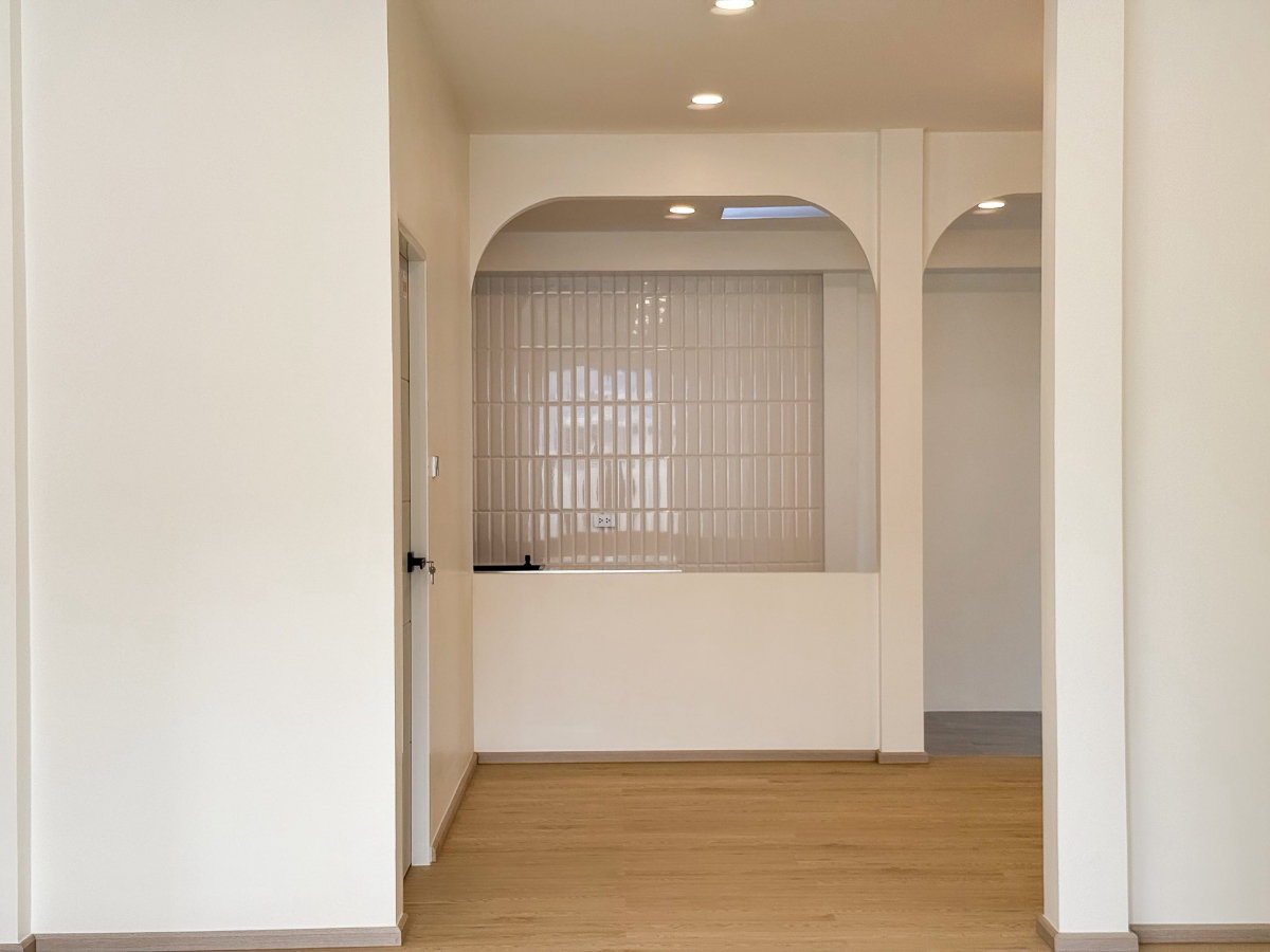 รูป 🏡✨ บ้านเดี่ยวชั้นเดียว โครงการศรีสุชาติ 2 หลังมุม โซนสามกอง พื้นที่กว้าง น่าอยู่ 🌟 - รูปที่ 8/9