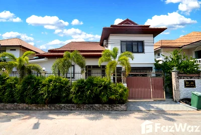 Houses for sale Chonburi : 7 Bedroom Villa for sale in Nong Prue, Chon Buri  5372571