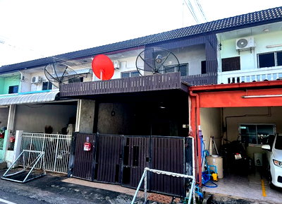 Shophouses for sale Clock Tower Roundabout, Udon Thani : FOR SALE  COMMERCIAL BUILDING PROPERTY  1080000 BAHT.