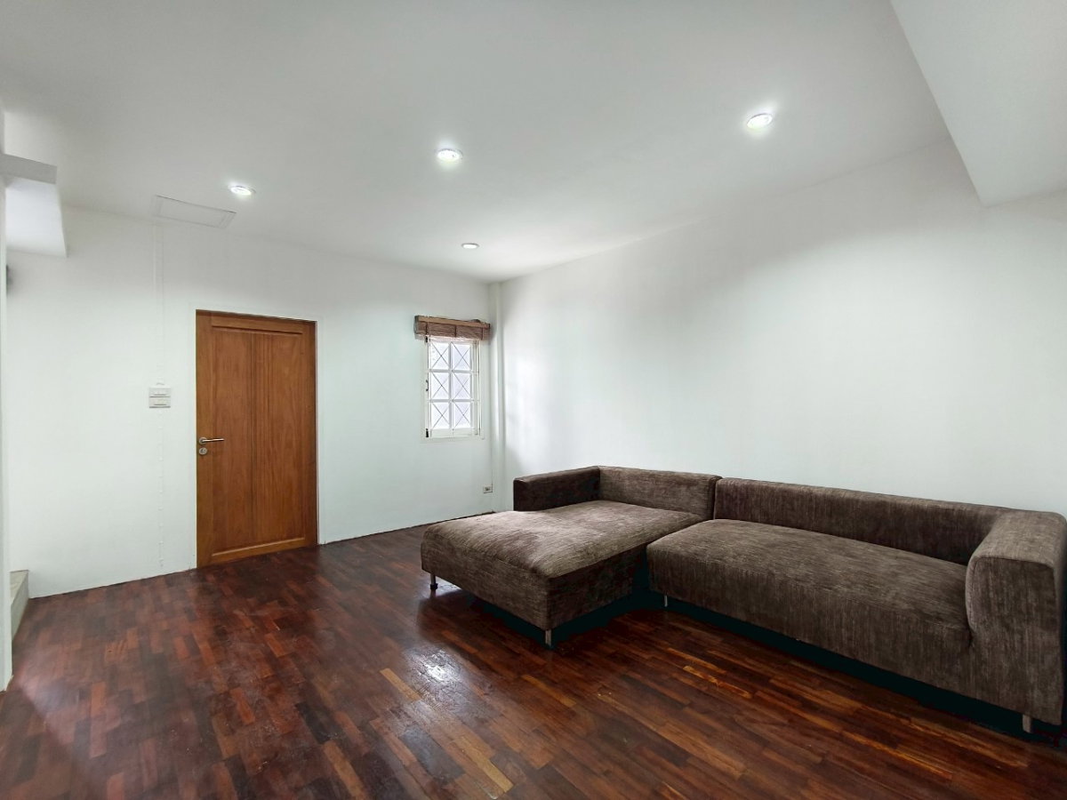 รูป WS6929 🏘️ ให้เช่า ทาวน์เฮาส์ 3 ชั้น รีโนเวทใหม่ ใกล้ MRT สุทธิสาร ✨ เพียง 35,000 บาท / เดือน - รูปที่ 12/26