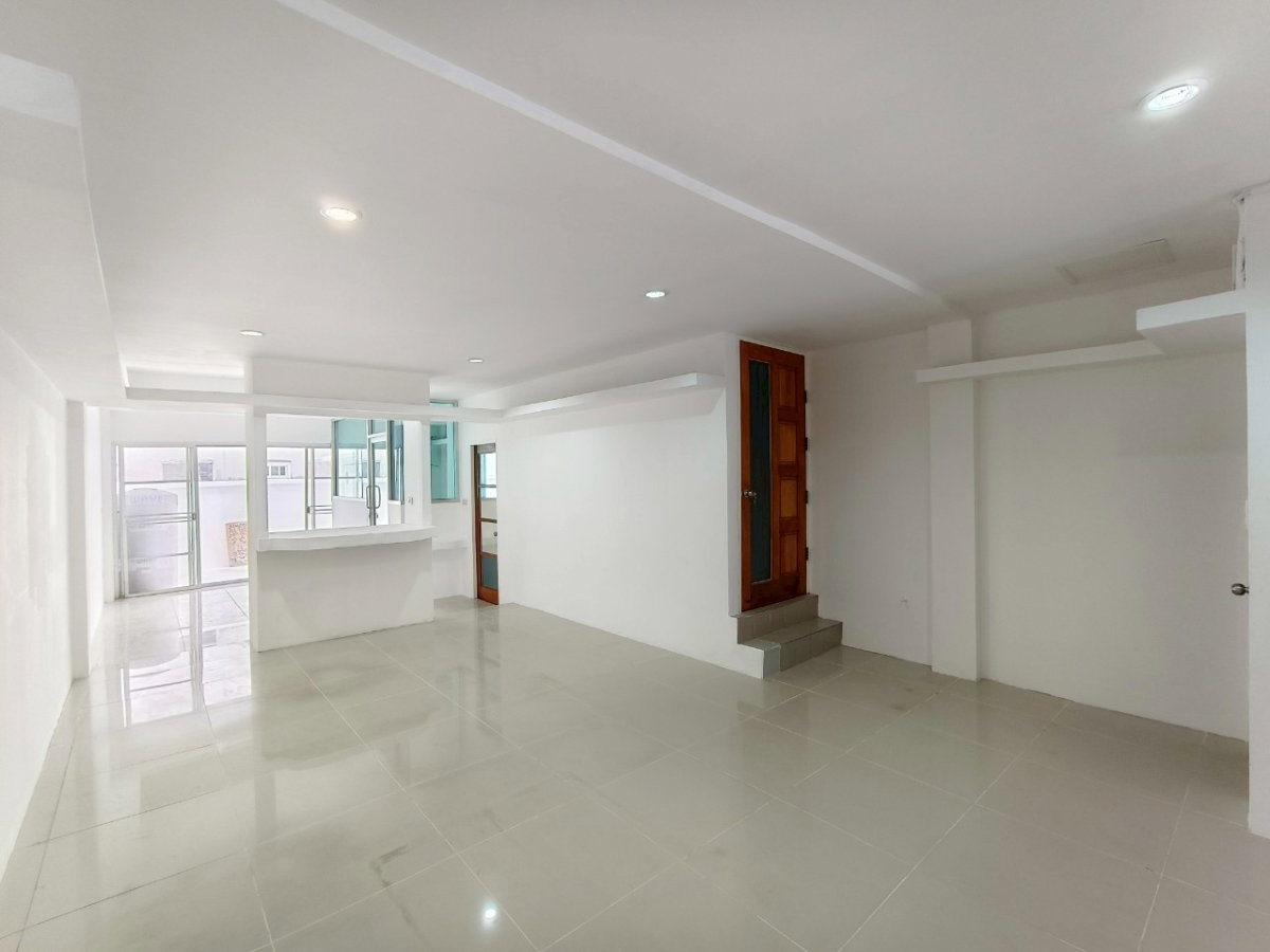 รูป WS6929 🏘️ ให้เช่า ทาวน์เฮาส์ 3 ชั้น รีโนเวทใหม่ ใกล้ MRT สุทธิสาร ✨ เพียง 35,000 บาท / เดือน - รูปที่ 4/26