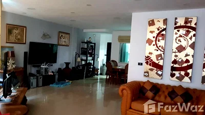 Houses for sale Chonburi : Nice and Clean house at Chateau Dale Villas 1418224