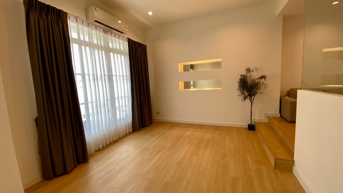 รูป ให้เช่าทาวน์โฮม 3 ชั้น รีโนเวทใหม่ บ้านกลางเมือง ลาดพร้าว–โยธินพัฒนา ใกล้ Central EastVille ทำเลเลียบด่วน เหมาะอยู่อาศัยหรือทำโฮมออฟฟิศ - รูปที่ 28/55