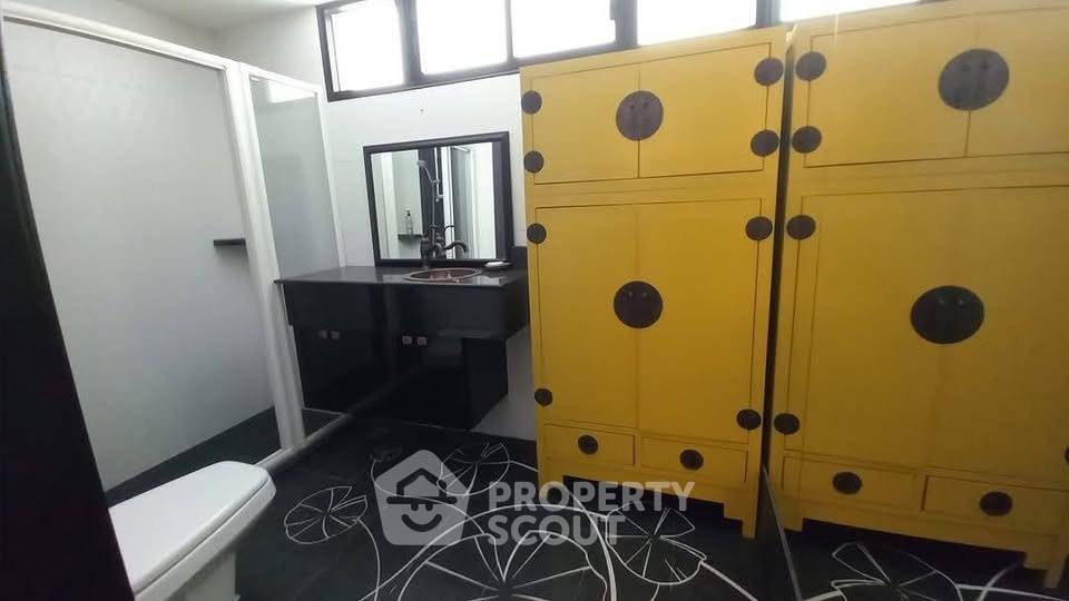 รูป คอนโด 3-ห้องนอน ที่ สาธร การ์เด้นส์ ใกล้ MRT สีลม (ID 2277130) - รูปที่ 8/11