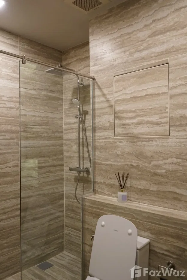 รูป คอนโดให้เช่า 1 ห้องนอน ในโครงการ เซอเลส อโศก 6130956 - รูปที่ 2/16