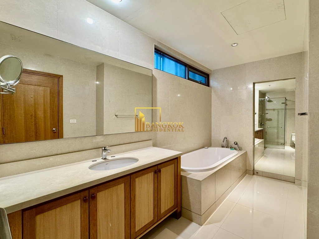 รูป Emporio Place | Contemporary 2 Bed Duplex Condo For Rent in Phrom Phong -  BR12468CD - รูปที่ 18/37