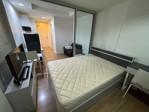 รีบจองด่วนๆ  ‼️ ให้เช่า 🔥 the kris 7 ซ.รัชดา 17 ห้องสวย ห้องใหญ่ ทำเลดี เฟอร์ครบ+มีเครื่องซักผ้า📍 พร้อมให้เข้าอยู่ ( ต้นเดือน พค 69 )