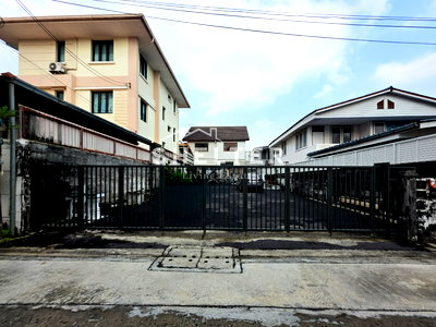 ที่ดิน ม.เกษมบัณฑิต พัฒนาการ : ที่ดินเปล่า ถมแล้ว 46 ตร.ว. ใกล้แหล่ง Community ล้อมรอบโรงเรียบนานาชาติ  พร้อมเชื่อมต่อทางด่วนภายใน 10 นาที