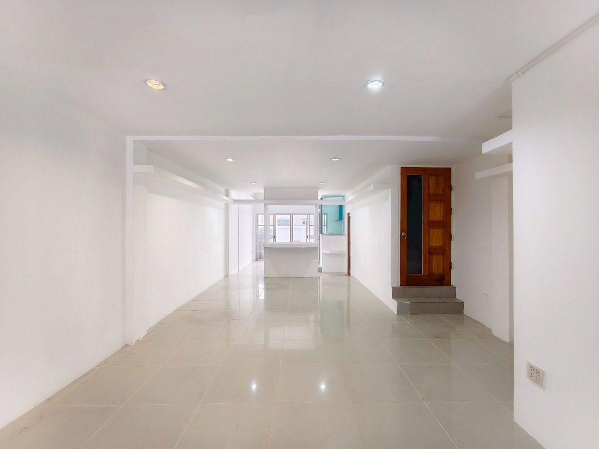 รูป WS6929 🏘️ ให้เช่า ทาวน์เฮาส์ 3 ชั้น รีโนเวทใหม่ ใกล้ MRT สุทธิสาร ✨ เพียง 35,000 บาท / เดือน - รูปที่ 3/26