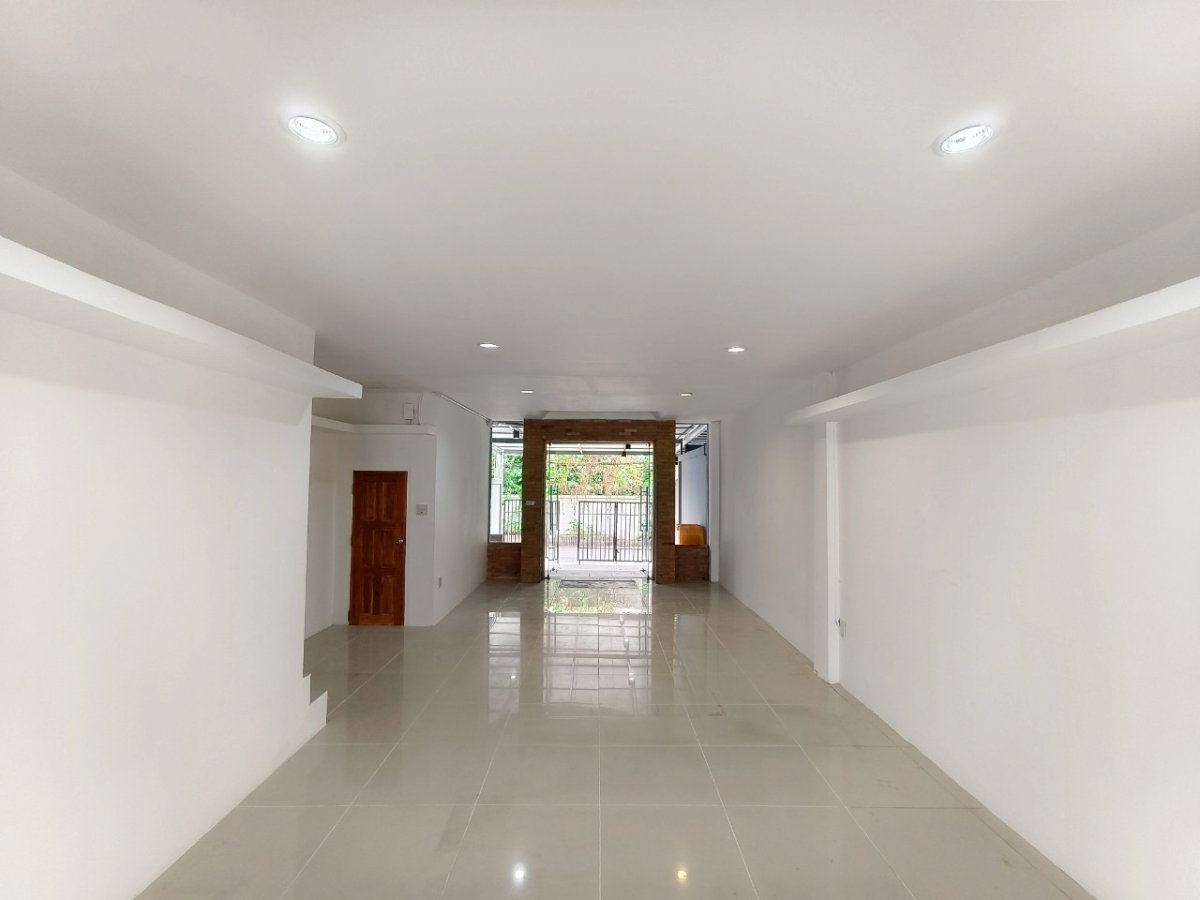 รูป WS6929 🏘️ ให้เช่า ทาวน์เฮาส์ 3 ชั้น รีโนเวทใหม่ ใกล้ MRT สุทธิสาร ✨ เพียง 35,000 บาท / เดือน - รูปที่ 6/26