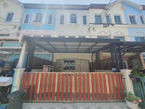 ขายทาวน์โฮม บ้านกลางเมือง ลูเซิร์น (อ่อนนุช 46) พร้อมอยู่