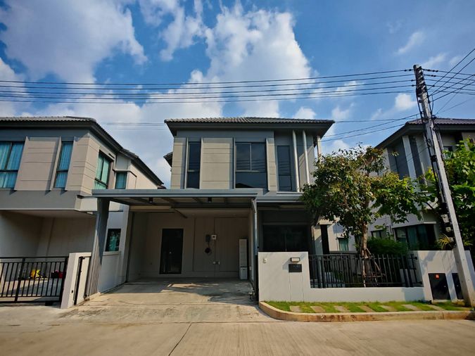 ขายบ้านเดี่ยว 2 ชั้น V Compound Next ติวานนท์ - รังสิต Built-in ทั้งหลัง ดีไซน์หรู พร้อมเฟอร์นิเจอร์ทั้งหมด ใกล้ฟิวเจอร์ พาร์ค รังสิต