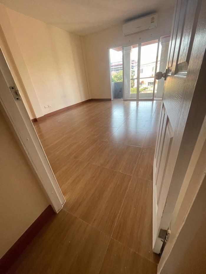รูป 🏡✨ ทาวน์โฮมทำเลทอง “ม.ภุมรินทร์” ติดเซียร์รังสิต 3 ห้องนอน 4 ห้องน้ำพร้อมเข้าอยู่! 🌏 รับลูกค้าต่างชาติ / จดบริษัท - รูปที่ 11/17