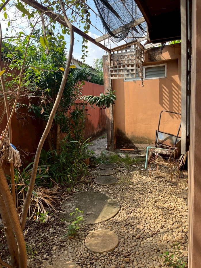 รูป ขายบ้านสวนสองชั้น พร้อมที่ดิน มีรั้วล้อมรอบ — สารภี เชียงใหม่ - รูปที่ 28/29