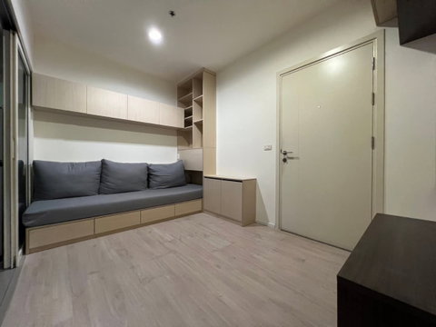 Beautiful condo at Aspire Sathorn-Thapra, close to BTS Talat Phlu and The Mall Thapra.