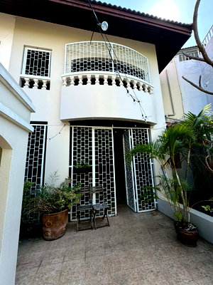 เช่าทาวน์โฮม ฟอร์จูนทาวน์ : ทาวเฮ้าท์ลักชัวรี่ ใจกลางพร้อมพงษ์ ตกแต่งหรู พร้อมสระว่ายน้ำ ** NO CO-AGENT **