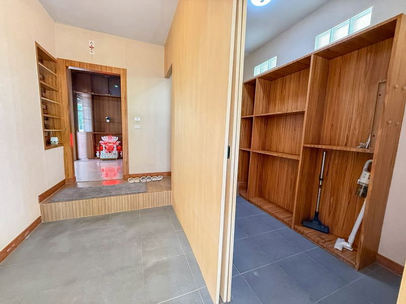 รูป บ้านเดี่ยวหรู ในคันทรีโฮมเลคแอนด์พาร์ค ศรีราชา ใกล้ห้างเจปาร์ค  - รูปที่ 10/21