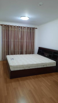 P-48525 Beautiful Condo! Lumpini Narathiwas, 5 mins to BRT Nararam 3! 10,000 THB | Line Id: @easythaihome | 085-592-2897