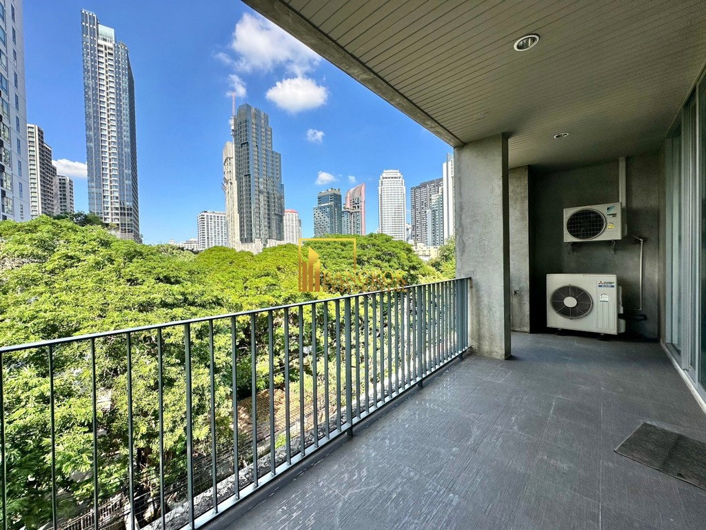 รูป Expansive 4 Bedroom Duplex Apartment For Rent in Thonglor - BR21050AP - รูปที่ 40/49