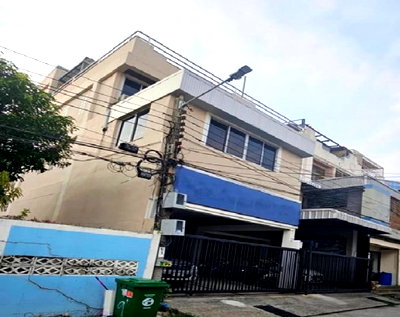 เช่าโฮมออฟฟิศ ซอยลาซาล (สุขุมวิท 105) : ให้เช่าทาวน์โฮม / โฮมออฟฟิศ 3 ชั้น ทำเล บางนา ตราด 21 / ใกล้ Central บางนา / เหมาะเป็น Office จดบริษัทได้