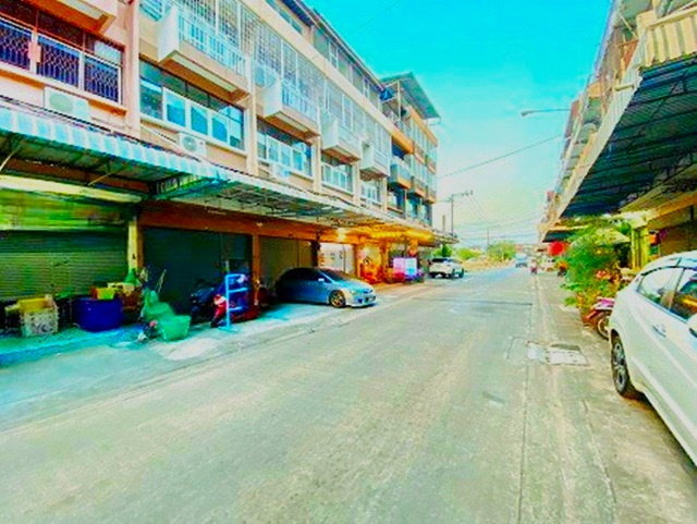 รูป ตลาดสะพานสอง 16ตร.ว. 200ตร.ม. ใกล้MRTโชคชัย4 260 ม. อาคารพาณิชย์ 3.5 ชั้น 3นอน 3น้ำ - รูปที่ 6/8