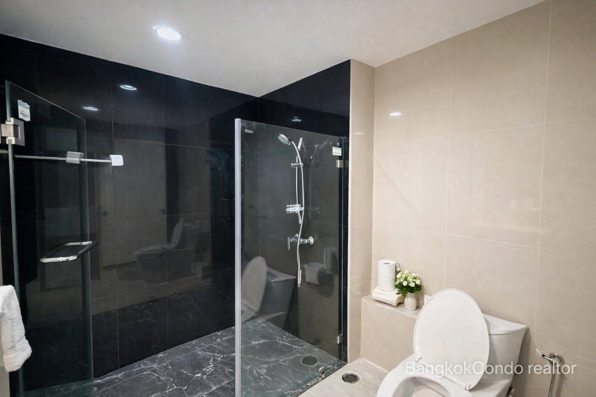 รูป 🍀🍀 Modern Room💙 ให้เช่า📌 เดอะ แพลนนารี่ สาทร (Line:@rent2022)✨ BTS วงเวียนใหญ่ ✨พร้อมเข้าอยู่  ✨ A01287 - รูปที่ 8/11