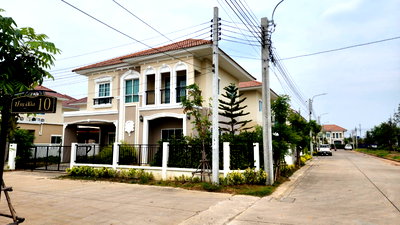 บ้านเดี่ยว วิทยาลัยการอาชีพพระสมุทรเจดีย์ : บ้านเดี่ยว 2 ชั้น  โครงการ ลลิล เดอะ เพรสทีจ (หลังมุม)   ประชาอุทิศ-สุขสวัสดิ์ ตำบล บ้านคลองสวน อำเภอพระสมุทรเจดีย์ สมุทรปราการ (ราคา 4,900,000  บาท) 