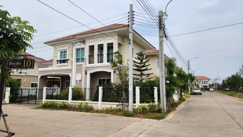ขายบ้านเดี่ยว : บ้านเดี่ยว 2 ชั้น  โครงการ ลลิล เดอะ เพรสทีจ (หลังมุม)   ประชาอุทิศ-สุขสวัสดิ์ ตำบล บ้านคลองสวน อำเภอพระสมุทรเจดีย์ สมุทรปราการ (ราคา 4,900,000  บาท) 