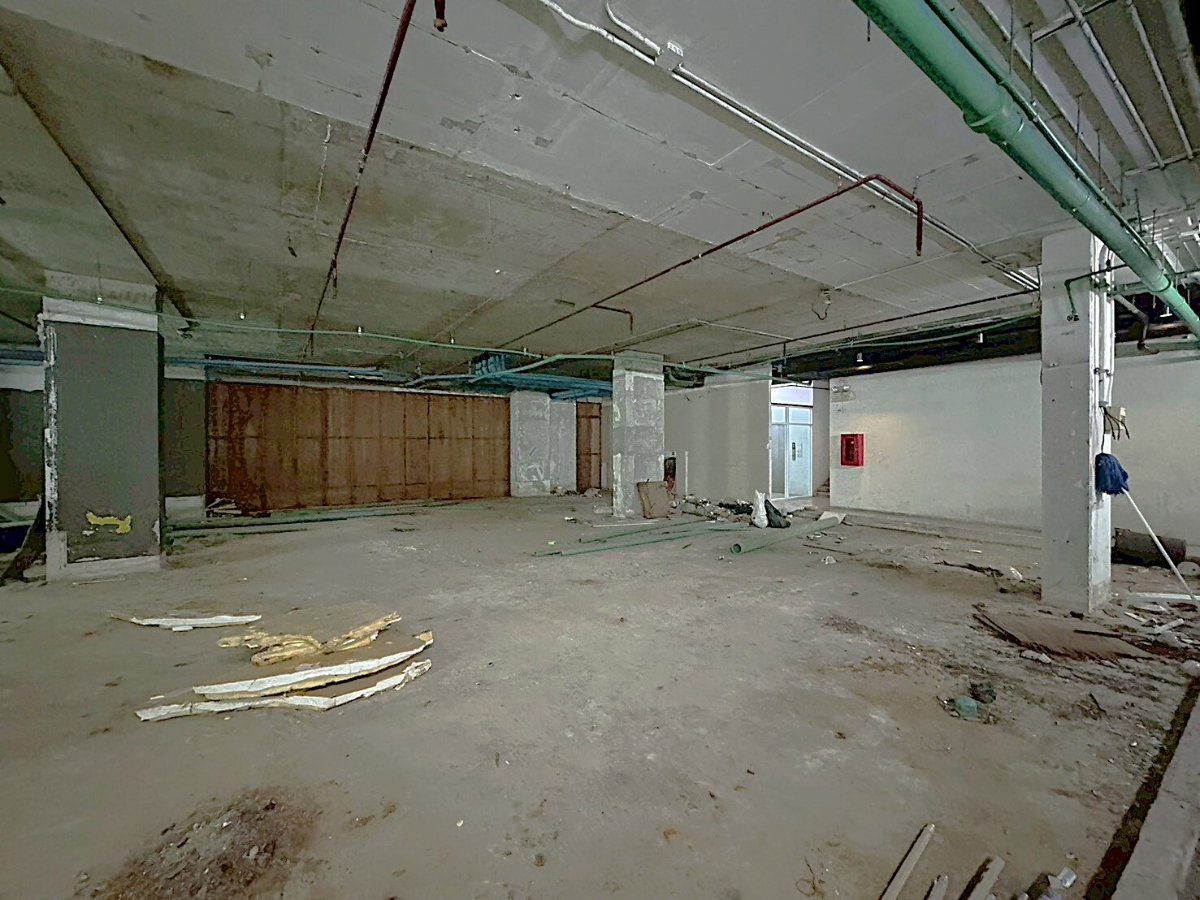 รูป พื้นที่ร้านค้าให้เช่า พร้อมพงษ์ เหมาะทำธุรกิจทุกประเภท ** NO CO-AGENT ** - รูปที่ 1/9