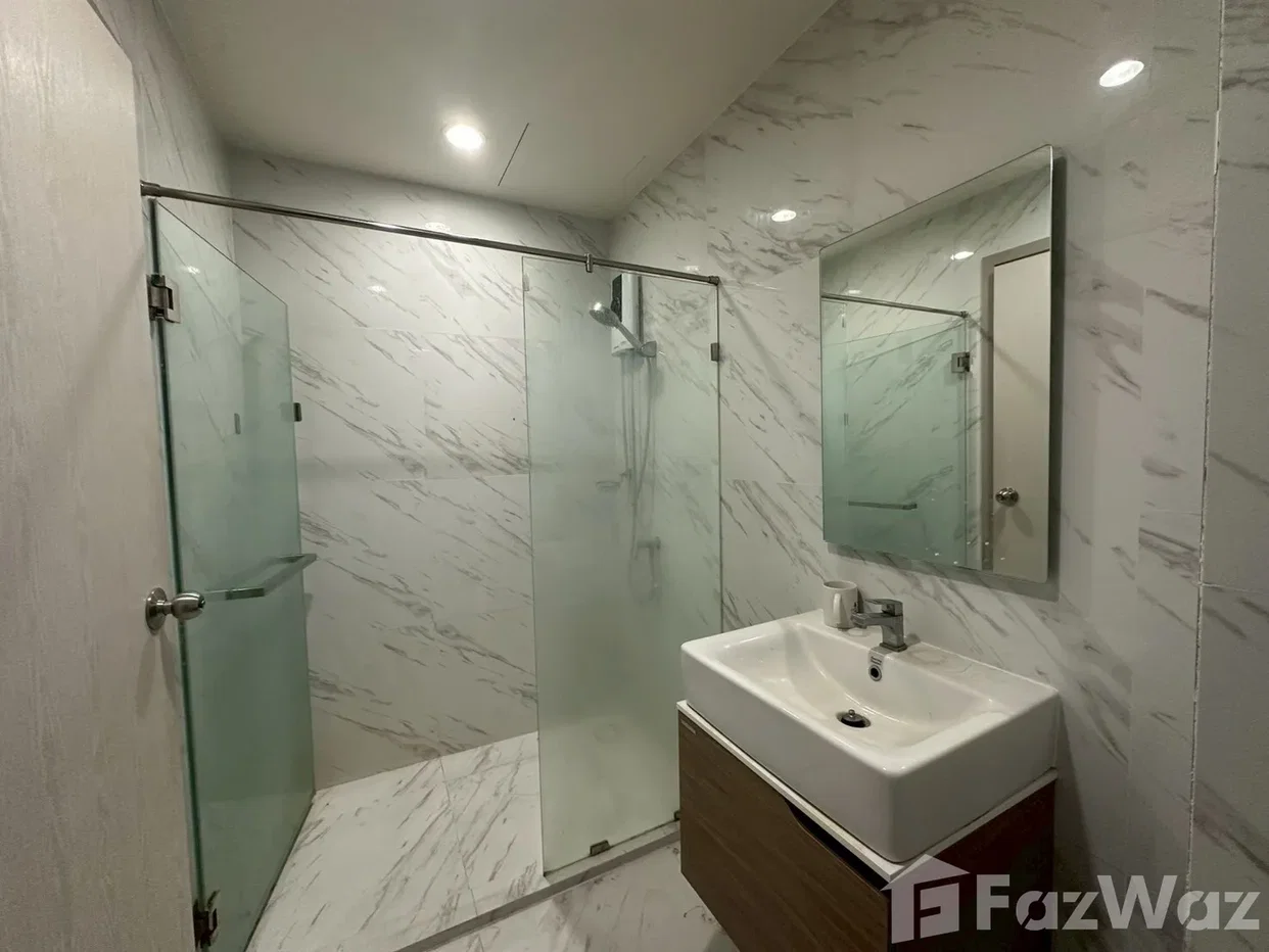 picture Studio 300 Meters from BTS 6137350 - 5/6