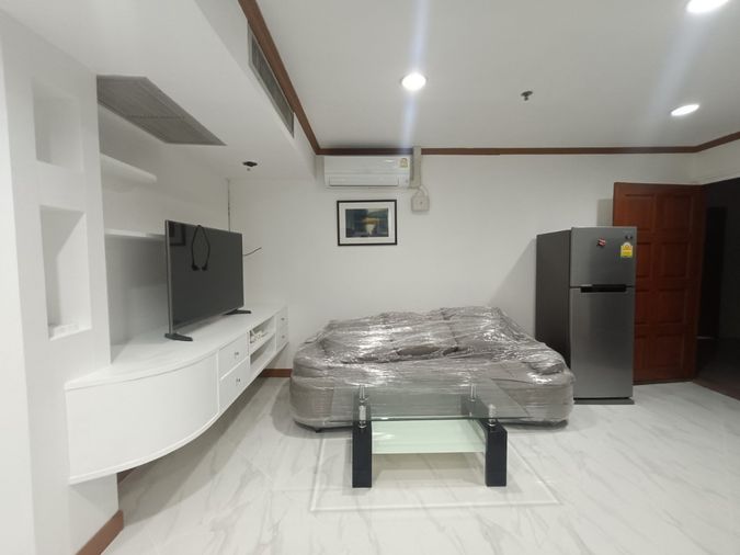 Pet Friendly 2 Bed 81 s.q.m. ถนนวิทยุ Line id : @085pucam 🎯 YKP Rental Condo