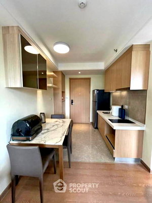 Condos for sale : 2-BR Condo at Regal Sathon-Naradhiwas close to Naradhiwas Rajanagarindra (ID 2419493)