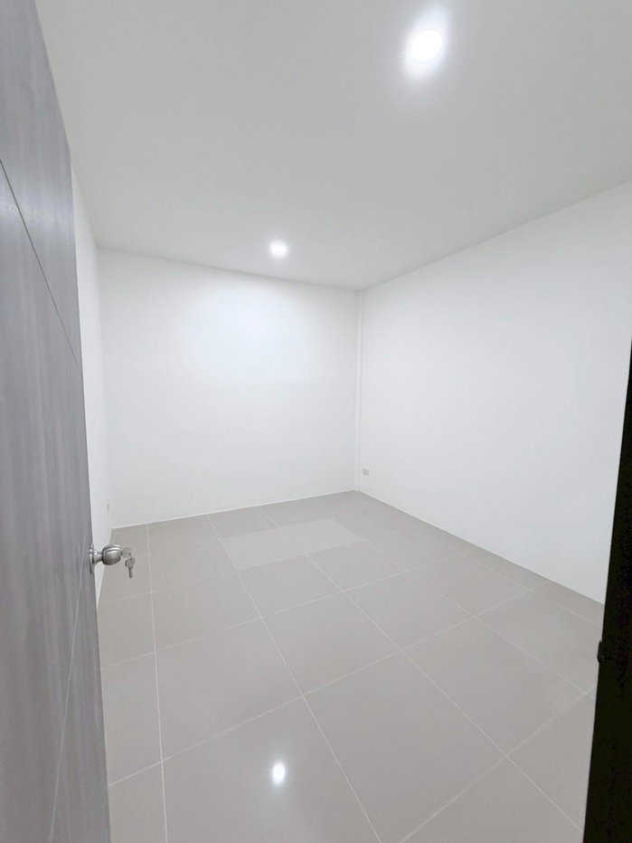 รูป ขาย ‼️ บ้านเคหะสิเหร่ ซอย 11 รีโนเวทใหม่ ✨ 2 ห้องนอน 2 ห้องน้ำ พร้อมที่จอดรถ Agent Welcome 🥰 - รูปที่ 19/25