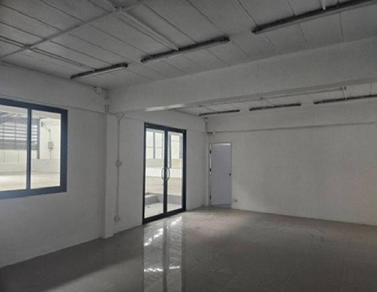 รูป ให้เช่าโรงงาน พร้อมสำนักงาน พื้นที่สีม่วง พุทธมณฑล สาย 4 อ้อมน้อย กระทุ่มแบน พื้นที่ 1680 ตารางเมตร / รถใหญ่เข้าออกได้ ทำโรงงานได้ - รูปที่ 8/13