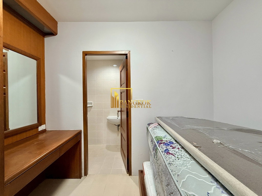 picture Ruamsuk Condominium | Elegant 3 Bed in Phrom Phong - BR60018CD - 32/47