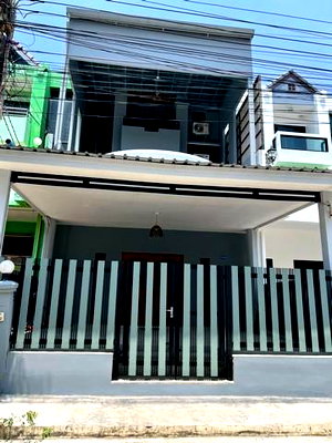 เช่าทาวน์โฮม ถนนประดิษฐ์มนูธรรม : MTR37 อยู่แล้วรวย ทำเลทาวน์อินทาวน์! ใกล้ Central Eastville และทางด่วนเอกมัย-รามอินทรา พื้นที่กว้างเหมาะทั้งพักอาศัยและทำออฟฟิศ