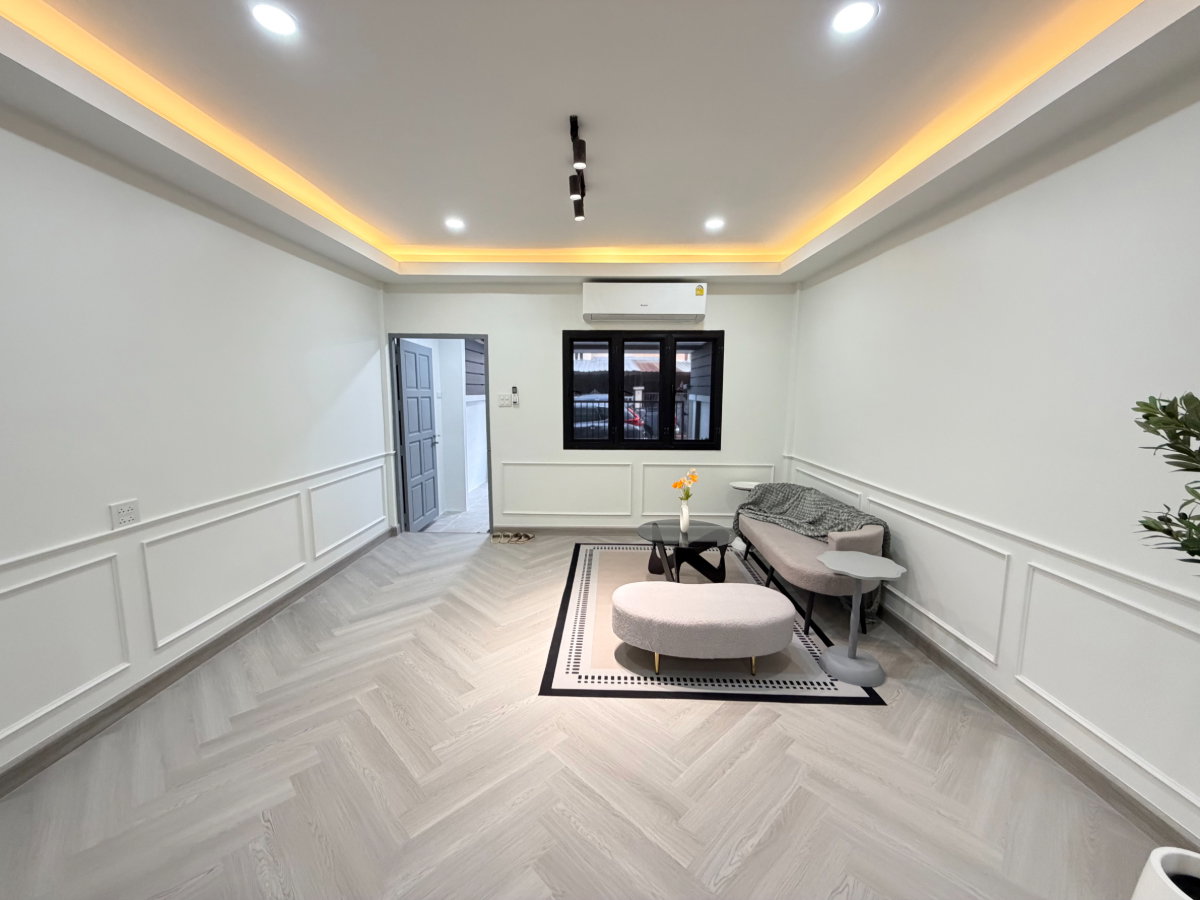 รูป ขาย ทาวน์โฮม 2 ชั้น รีโนเวทใหม่ (มบ.เลิศอุบล โชคชัย 4) 💰 ราคาพิเศษเพียง 3.79 ล้านบาท - รูปที่ 2/13