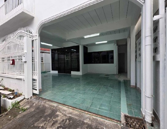 รูป  ให้เช่าบ้านเดี่ยว 2 ชั้น ย่านลาดพร้าว หมู่บ้าน ระเบียงทอง 4 ซอยนาคนิวาส 44 / ใกล้ทางด่วน ใกล้รถไฟฟ้า สถานีโชคชัย 4 /อยู่อาศ้ย หรือ Home Office  - รูปที่ 2/12