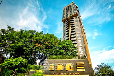 Condos for sale Soi Buakhao : 1-BR Condo at Edge Central Pattaya close to Central Festival Pattaya (ID 2424132)