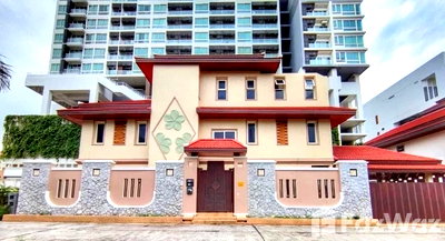 Houses for rent Chonburi : 4 Bedroom Villa for rent in Bang Lamung, Chon Buri  1938815