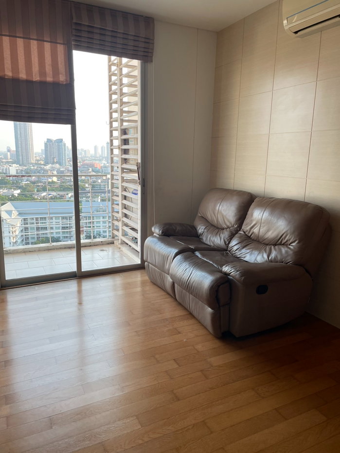 รูป ให้เช่า Villa Sathorn ห้องสวย ราคาดี ตกแต่งเฟอร์ครบ ชั้นสูง วิวเมือง DS2611 | Line @Dstay - รูปที่ 2/12