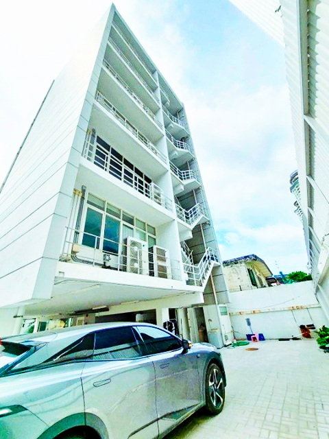 รูป Stand Alone คิงเพาเวอร์ มหานคร BTSช่องนนทรี 700 ม. ทำเลนราธิวาส ใจกลางสาทร ให้เช่าอาคารพาณิชย์ 7 ชั้น 1,285 ตร.ม. 78 ตร.วา. - รูปที่ 3/8