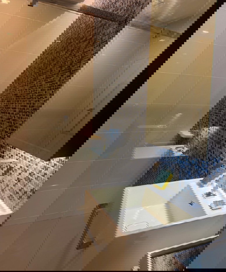 picture 333 Riverside - 7/10