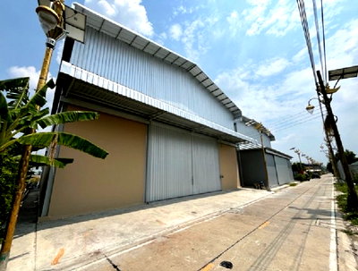 เช่าโรงงาน กรุงเทพมหานคร : ให้เช่าโกดัง สร้างใหม่ / พื้นที่ใช้สอย 400 ตารางเมตร / ทำเล ซอยลาดกระบัง 14/1 /รถใหญ่ เข้าออกได้