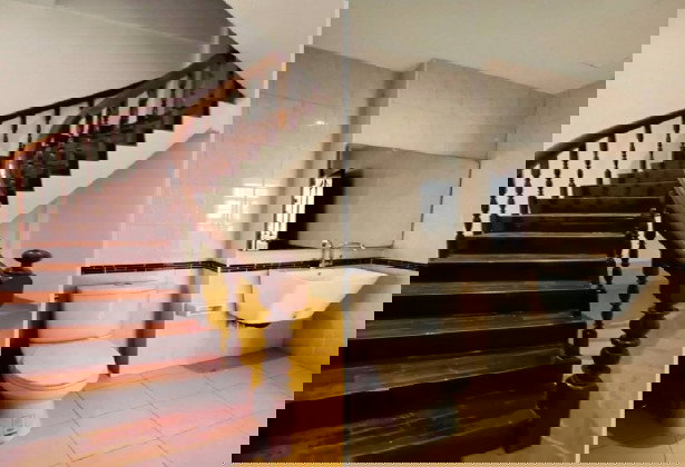 รูป ให้เช่าทาวน์โฮม 3 ชั้น หลังมุม ซอยพระราม 9 ซอย 11 รีโนเวทใหม่ เฟอร์นิเจอร์บางส่วน ทำเลดีมาก / เหมาะหลากหลายธุรกิจ หรือ Office - รูปที่ 9/9