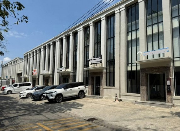 รูป ให้เช่าอาคารสำนักงาน 3 ชั้น พร้อมโกดัง / ทำเล อุดมสุข บางนา / ใกล้ BTS อุดมสุข / เหมาะหลากหลายธุรกิจ - รูปที่ 2/14