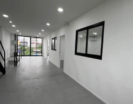 รูป ให้เช่าอาคารสำนักงาน / Home Office 3.5 ชั้น ซอยบางนา ตราด 13 เข้าซอยไม่ลึก / ติดแอร์แล้ว / เหมาะเป็นสำนักงาน ธุรกิจ Online จดบริษัทได้ - รูปที่ 10/14