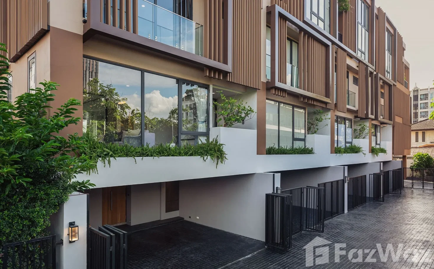 รูป ขาย ทาวน์เฮ้าส์ 3 ห้องนอน ในโครงการ แกลอเรีย สุขุมวิท 64 1066212 - รูปที่ 2/18