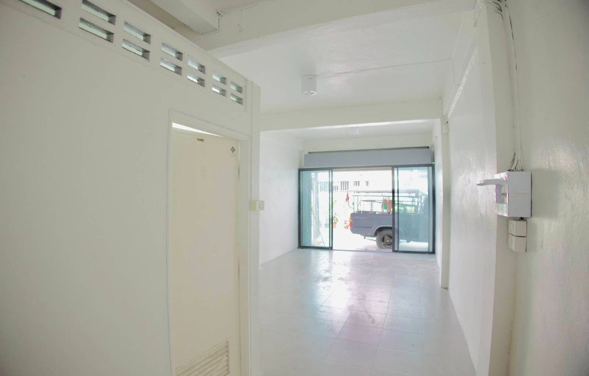 รูป 🏡 รหัส TH071 | ให้เช่าทาวน์เฮ้าส์ 4 ชั้น หลังมุม + ดาดฟ้า (รีโนเวทใหม่ทั้งหลัง) ย่านสาทร 11 ใกล้ BTS เซนต์หลุยส์ เลี้ยงสัตว์ได้ 🐾 - รูปที่ 1/11